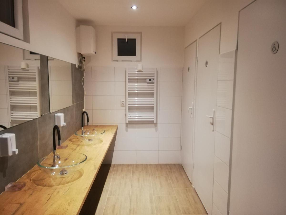 Grabska Osada Apartamenty - 100M Od Suntago Park-Domki Ogrzewane Caloroczne Mszczonow Exterior photo